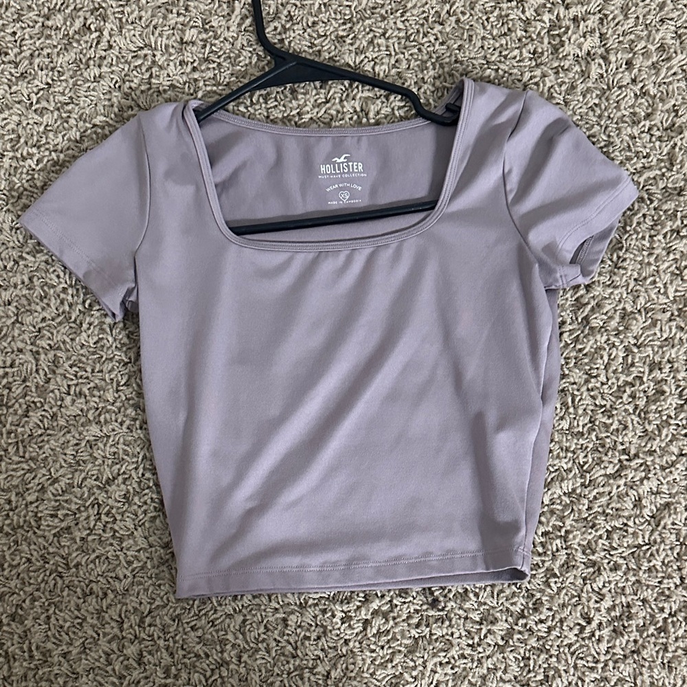 Hollister Women's Light Purple Crop Top